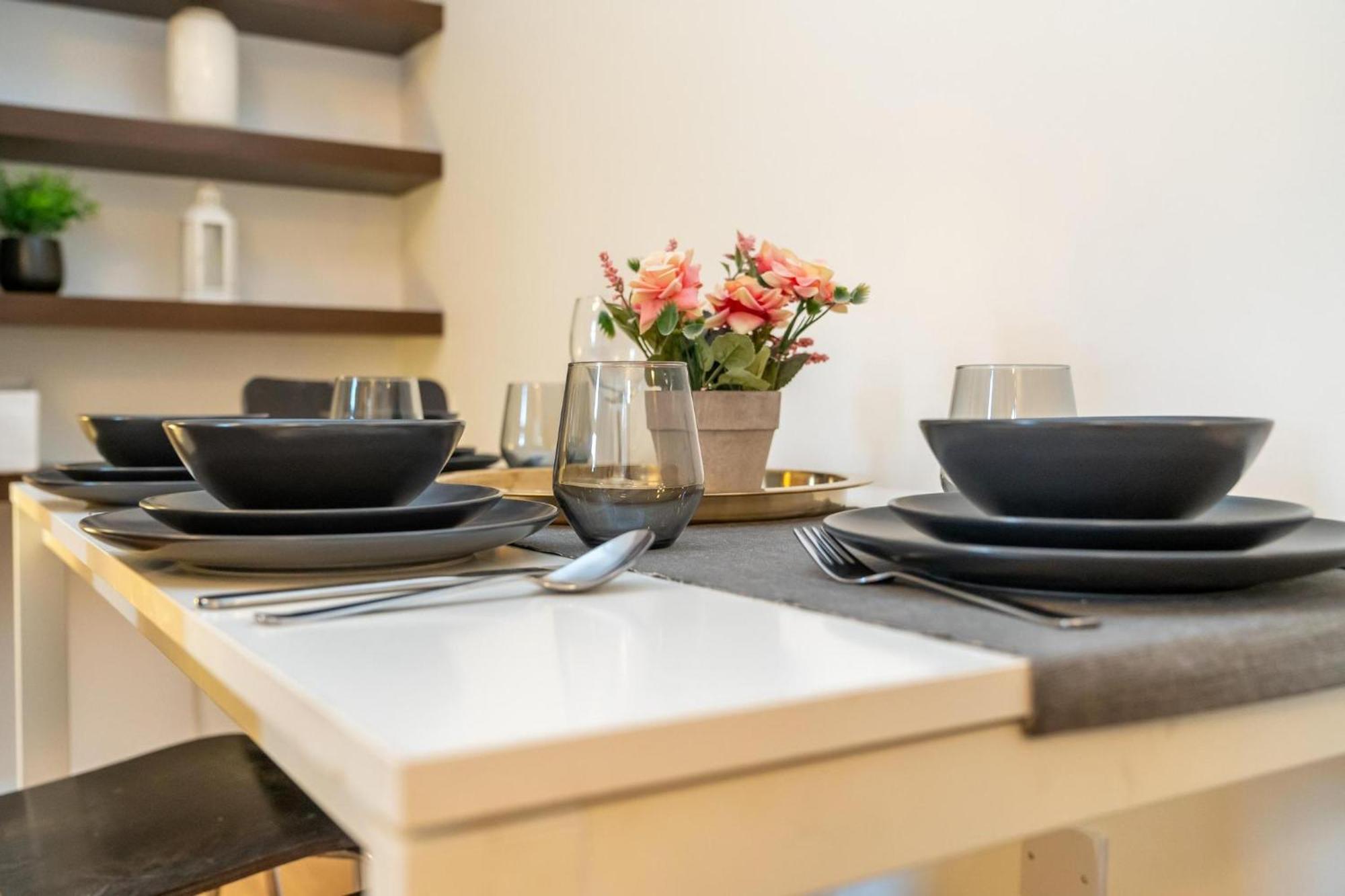Location! 2 Bed/2bath - Pro Host Londres
